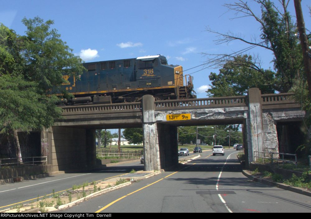 CSX 316 on M403